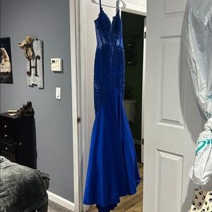 Elegant Blue Lace Evening Gown